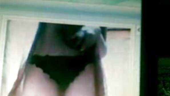 Stunning babe Kitana mamingan nyokot cock hideung badag di butt nya